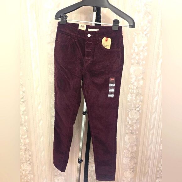 Levi's 721 High Rise Skinny Jeans with a Modern Fit NWT - Picture 1 of 6
